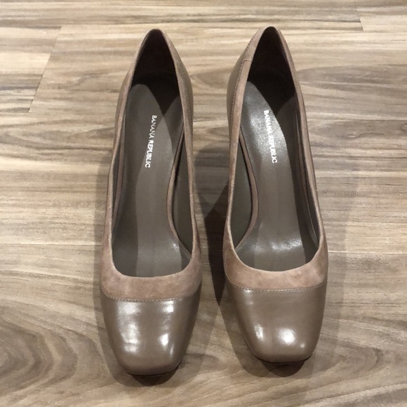 Banana Republic Heels size 8 - Picture 2 of 10